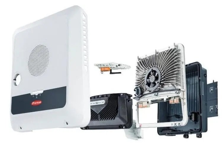 What to Look for in a Hybrid Inverter and Battery